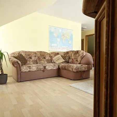 Gemuetliche Mit Balkon Lägenhet *