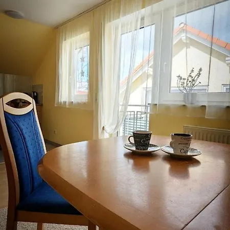 Lägenhet Gemuetliche Mit Balkon *